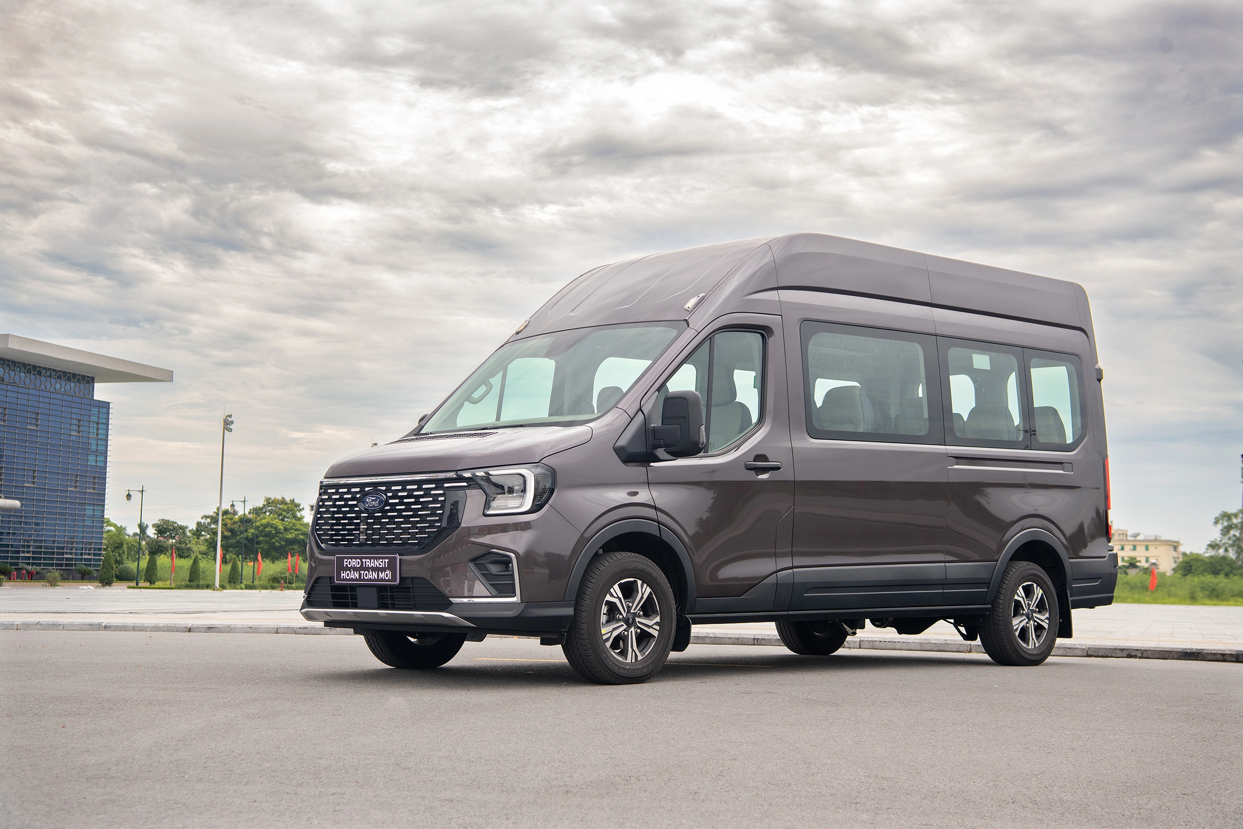 Ford Transit - Ảnh 5